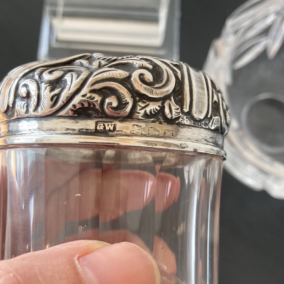 Antique Dresser Jar - Picture 5 of 13